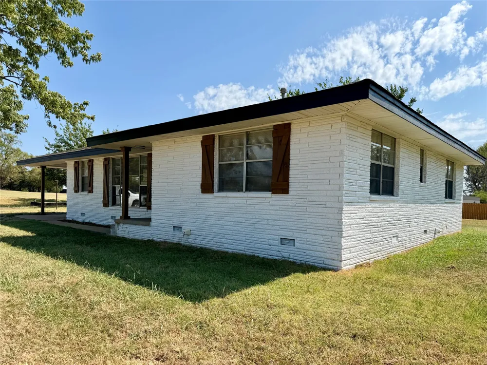 810048 S Main Street Agra, OK 74824