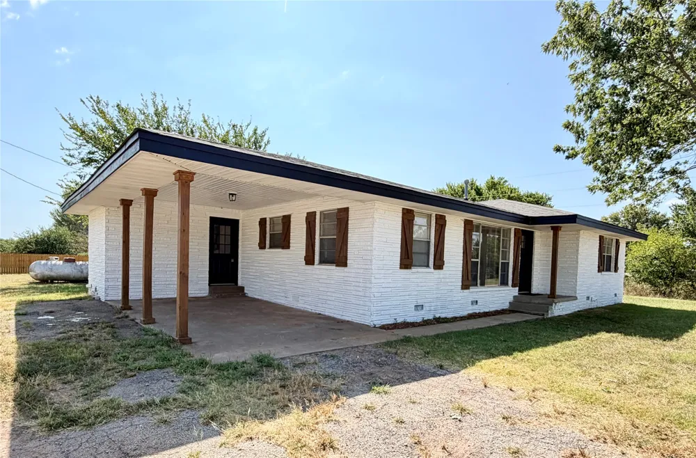 810048 S Main Street Agra, OK 74824