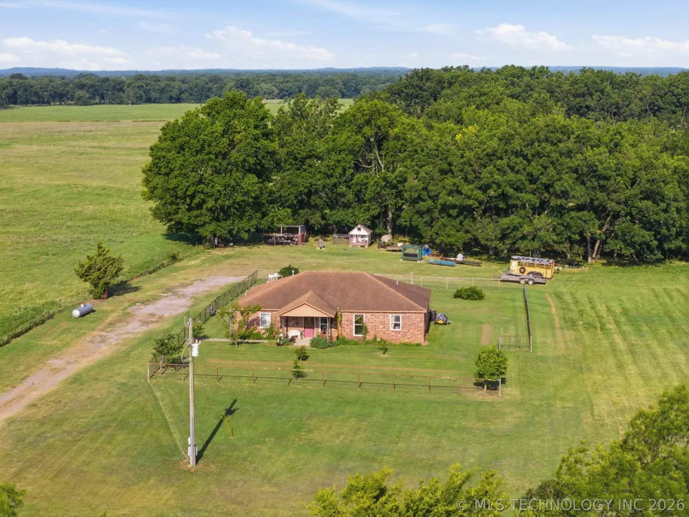 68741 S 225 ROAD Wagoner, OK 74467