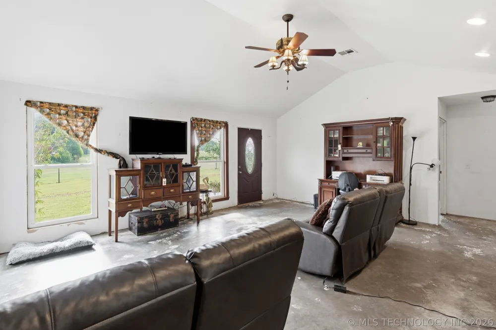 68741 S 225 ROAD Wagoner, OK 74467