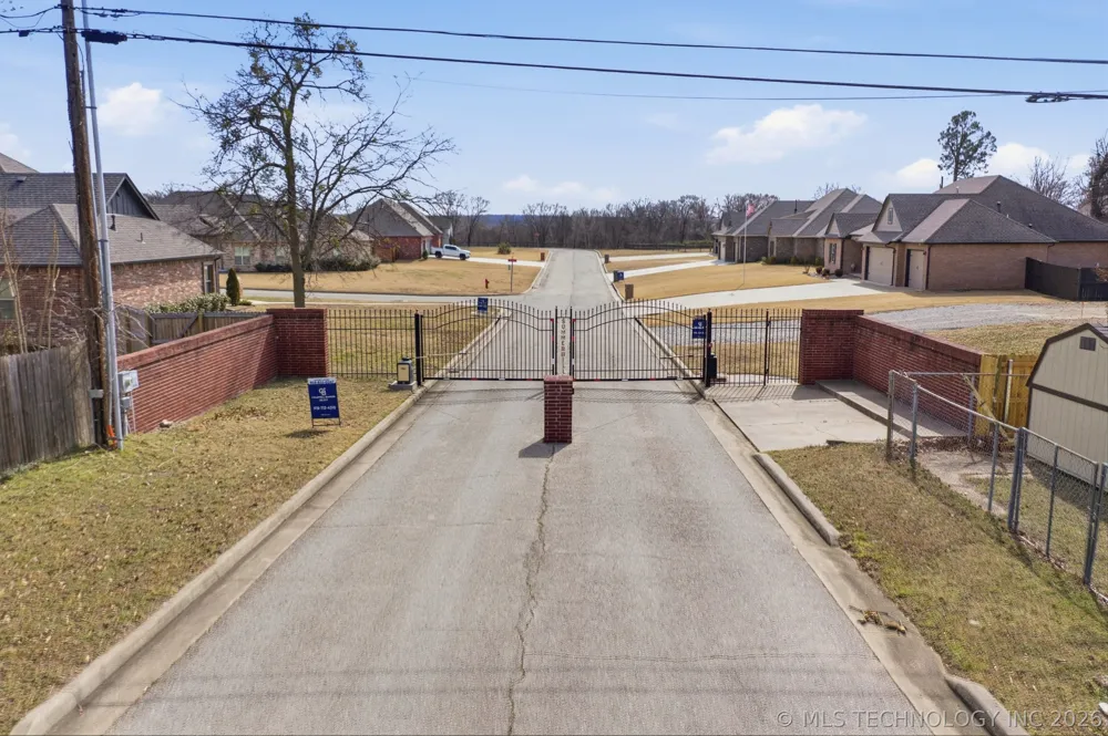 1400 Mabelle Drive Sapulpa, OK 74066
