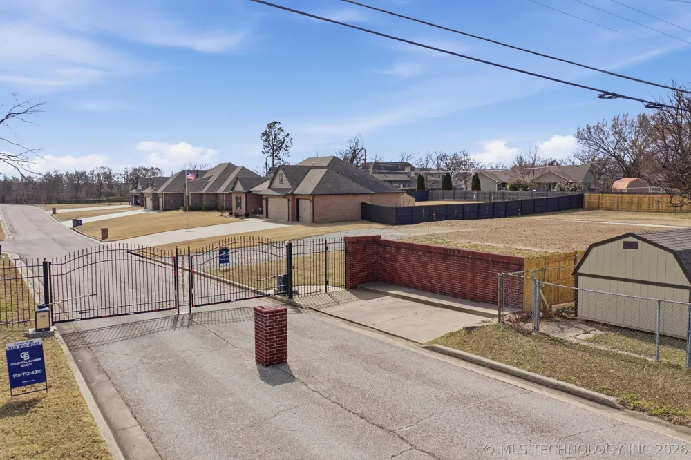 1400 Mabelle Drive Sapulpa, OK 74066