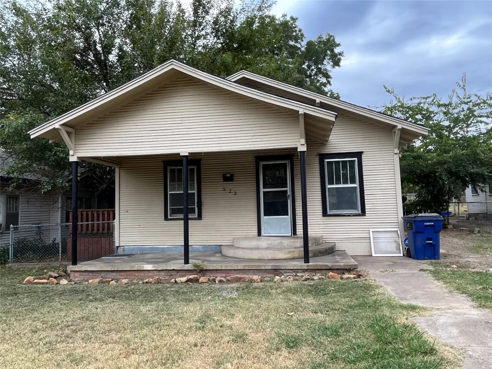 523 16th Ada, OK 74820