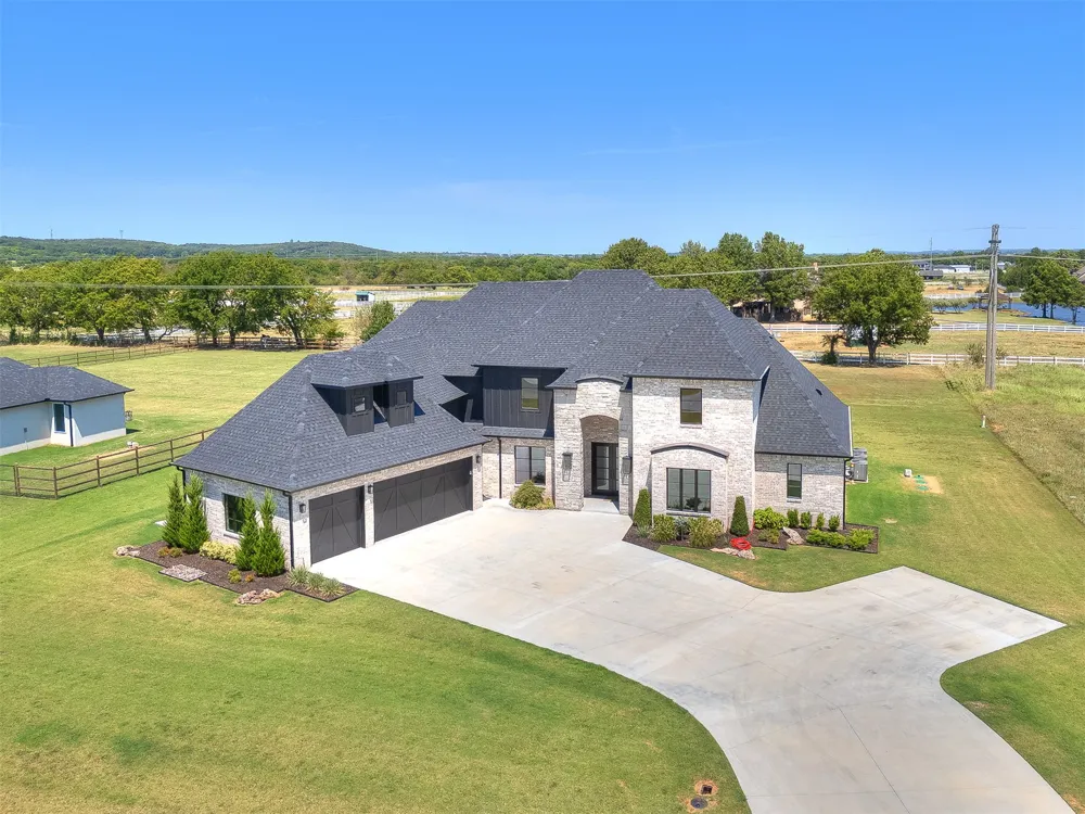 3211 E 169th Street S Bixby, OK 74008