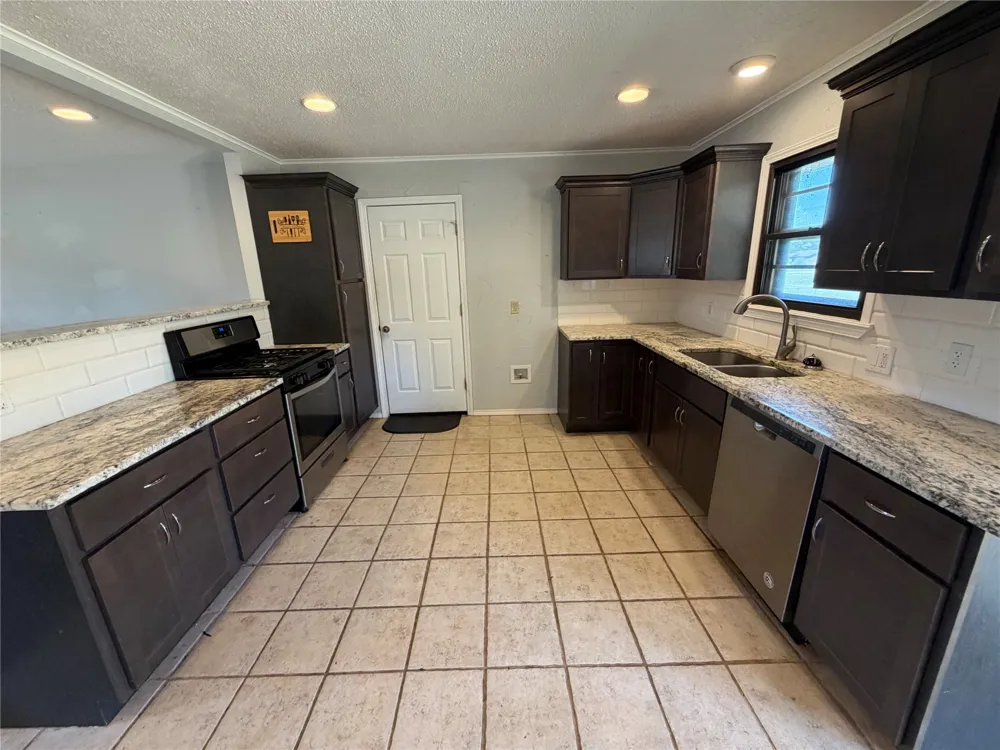 1803 S 155th WestAvenue Sand Springs, OK 74063