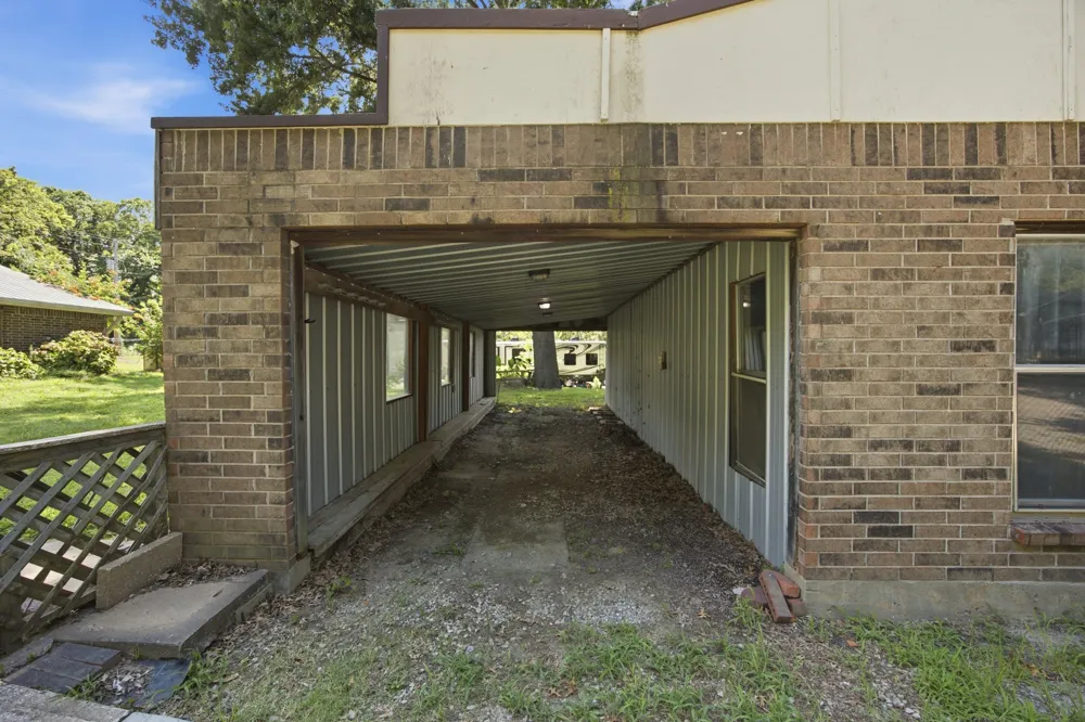 33 House Street Eufaula, OK 74432