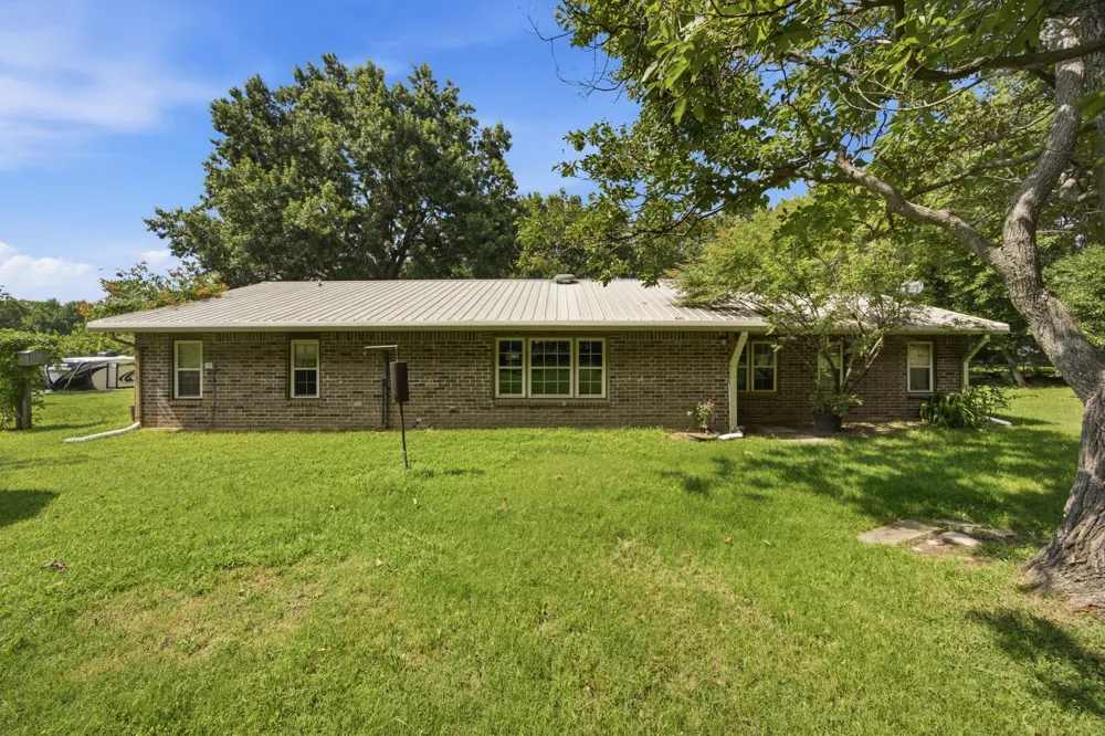 33 House Street Eufaula, OK 74432