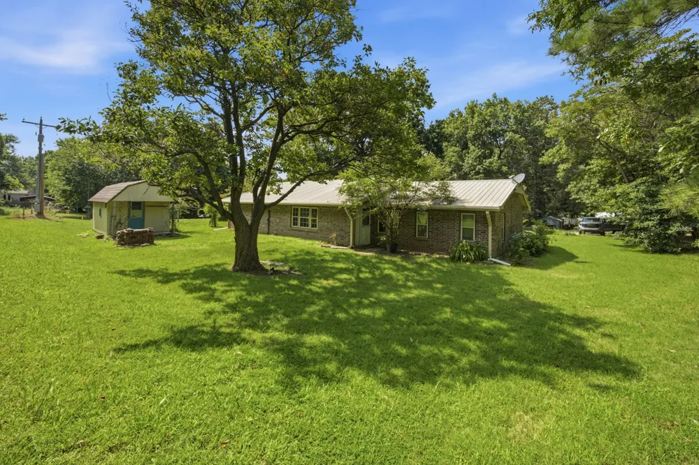 33 House Street Eufaula, OK 74432