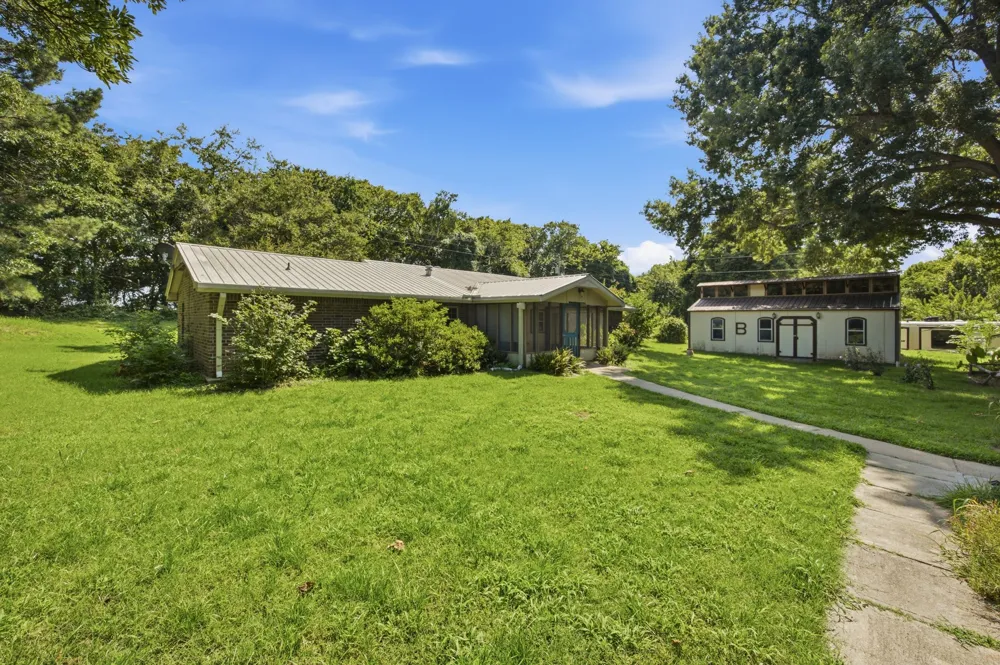 33 House Street Eufaula, OK 74432