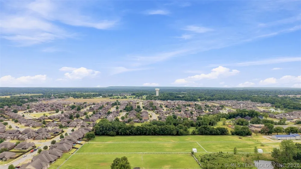 1510 E Urbana Street Broken Arrow, OK 74012