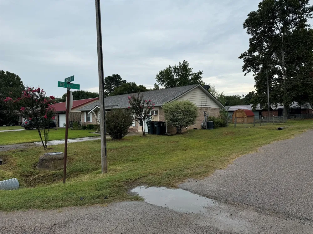 1701 Smith Durant, OK 74701