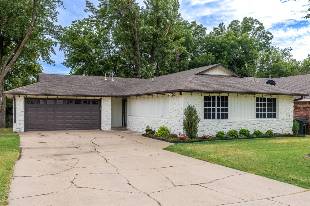 833 W 23rd Street Claremore, OK 74017