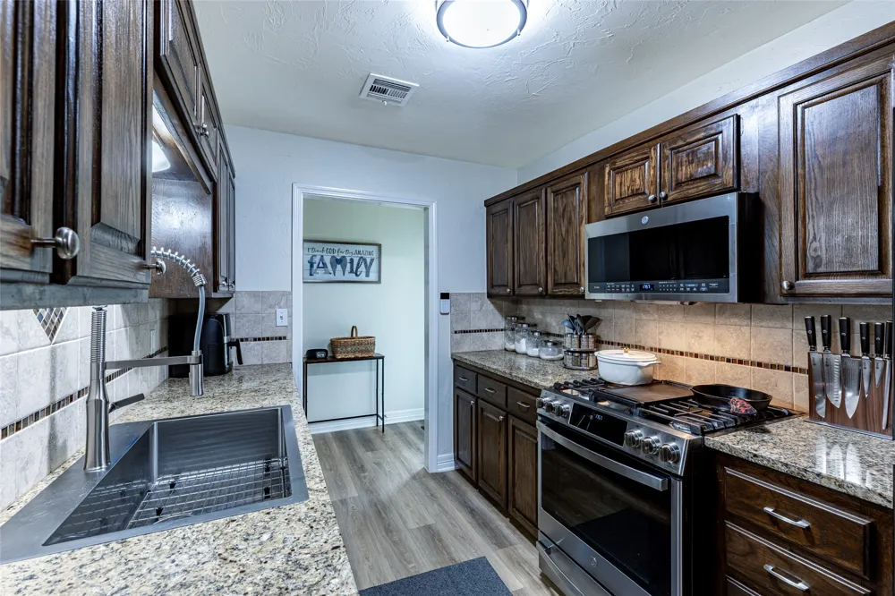 833 W 23rd Street Claremore, OK 74017