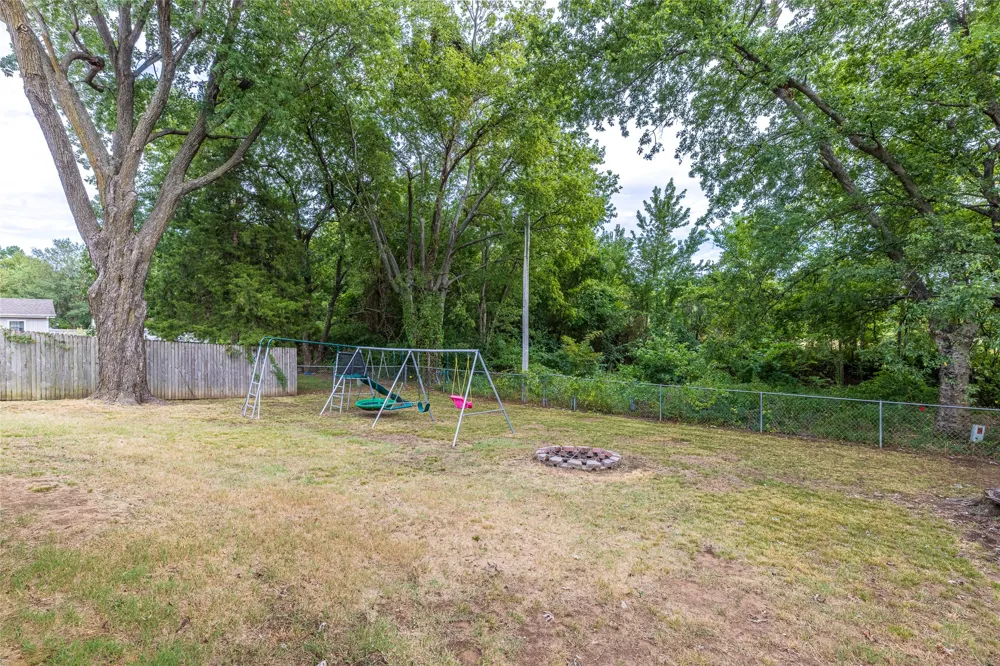 833 W 23rd Street Claremore, OK 74017