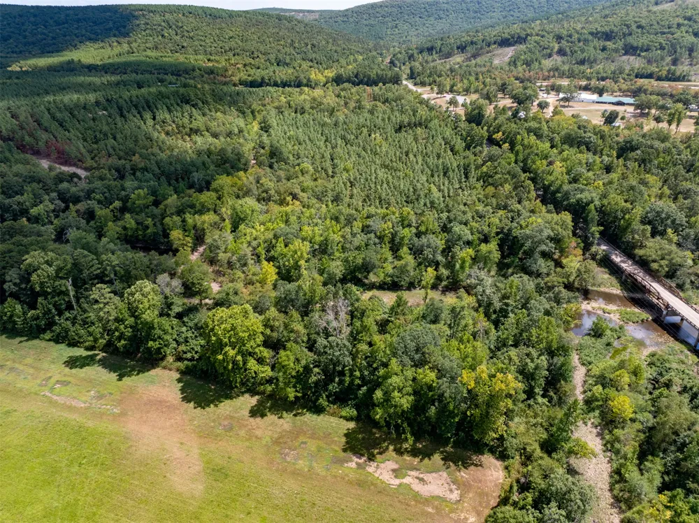 Indian Trail Smithville, OK 74957