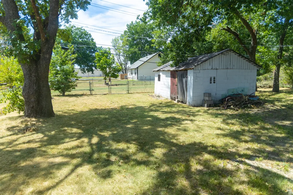 518 S Vann Pryor, OK 74361