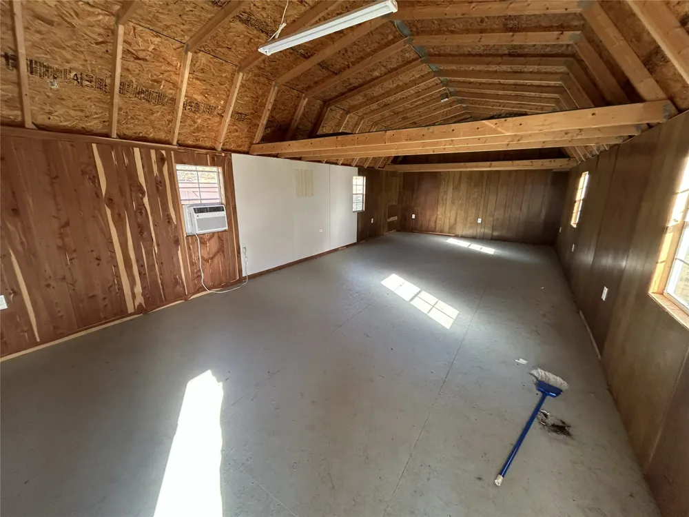 9915 SE Highway 2 Wilburton, OK 74578