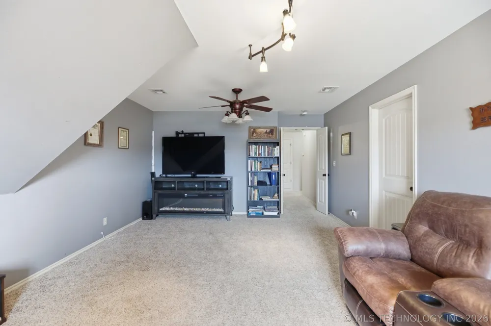 602 Cross Timbers Boulevard Sapulpa, OK 74066