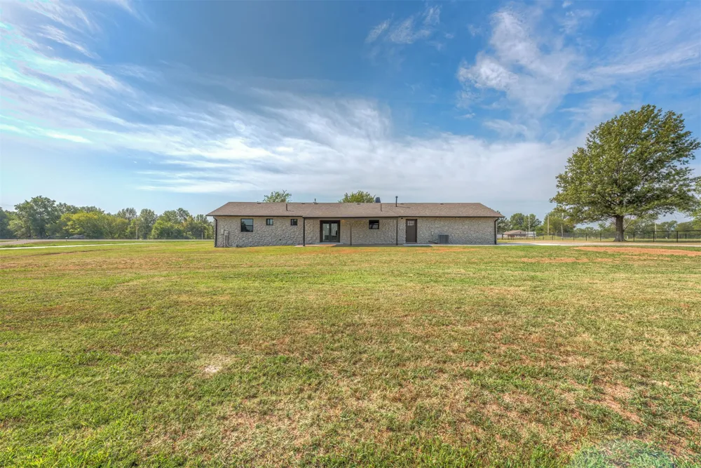 7157 E Hwy 266 Claremore, OK 74019