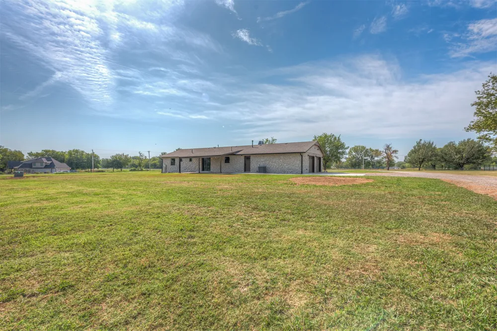 7157 E Hwy 266 Claremore, OK 74019