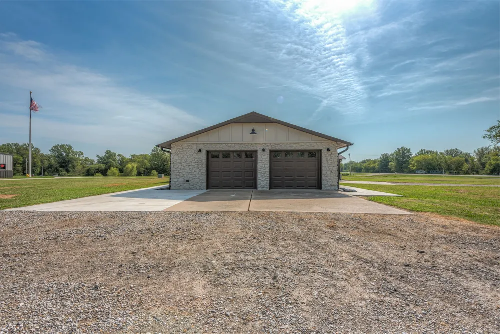 7157 E Hwy 266 Claremore, OK 74019