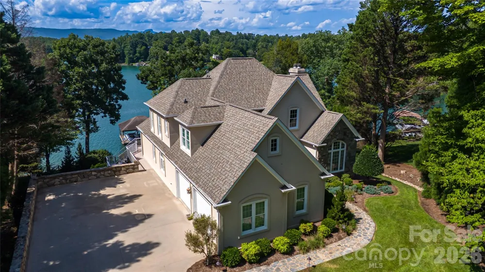 1563 Calls Lodge Court Morganton, NC 28655