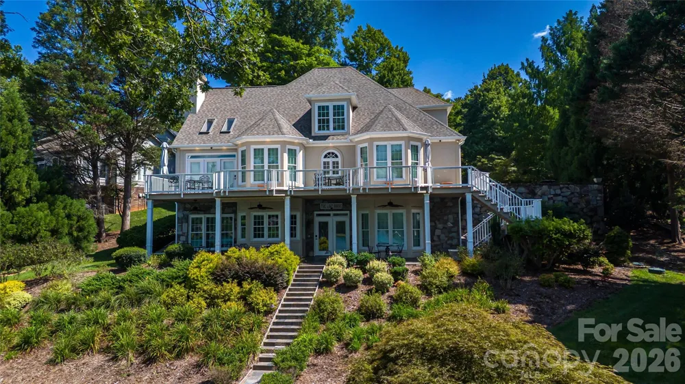 1563 Calls Lodge Court Morganton, NC 28655