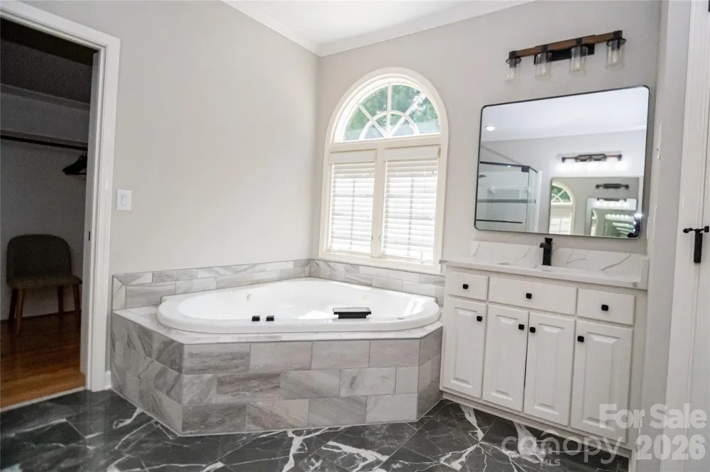 1563 Calls Lodge Court Morganton, NC 28655