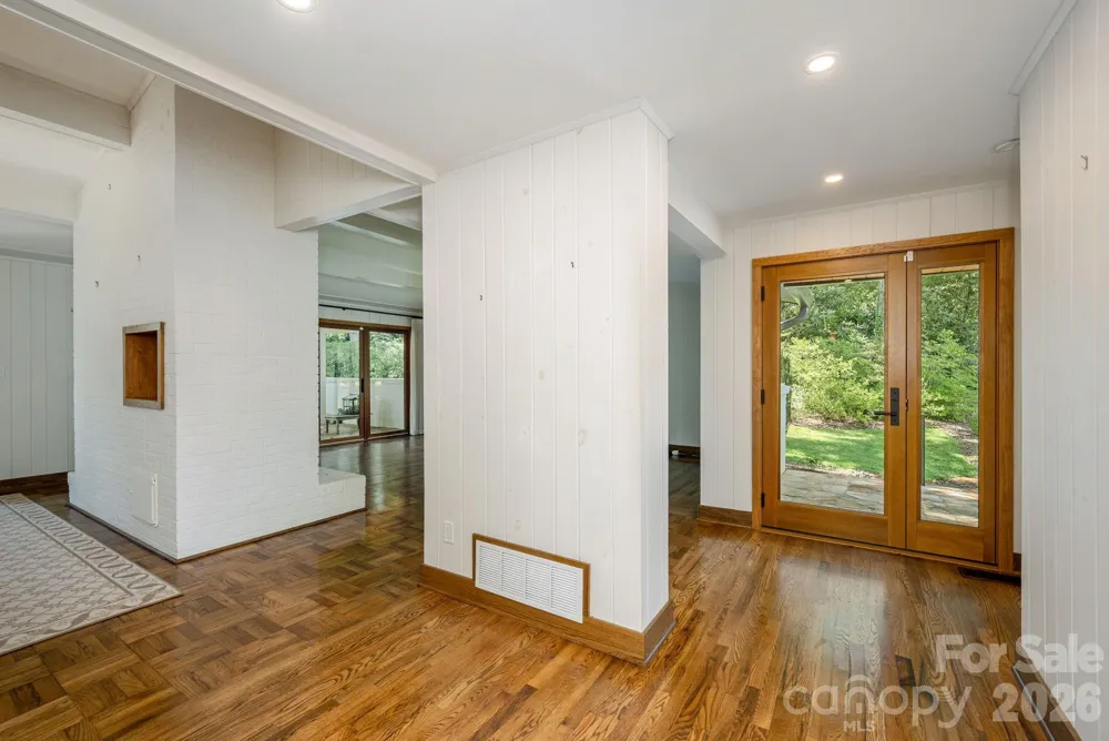 28 Forest Road Asheville, NC 28803