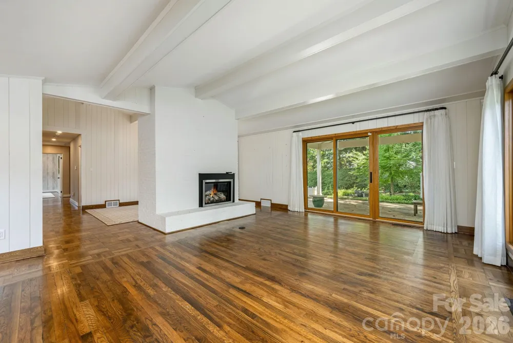 28 Forest Road Asheville, NC 28803