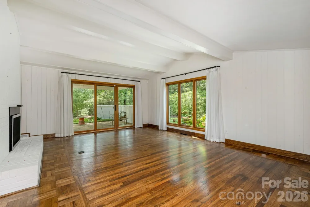 28 Forest Road Asheville, NC 28803