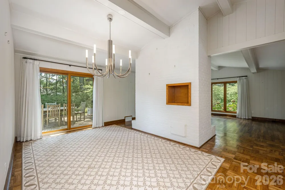 28 Forest Road Asheville, NC 28803