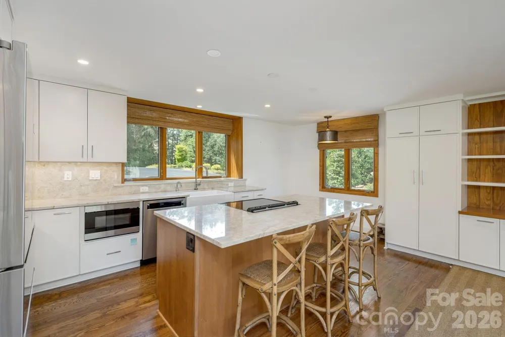 28 Forest Road Asheville, NC 28803