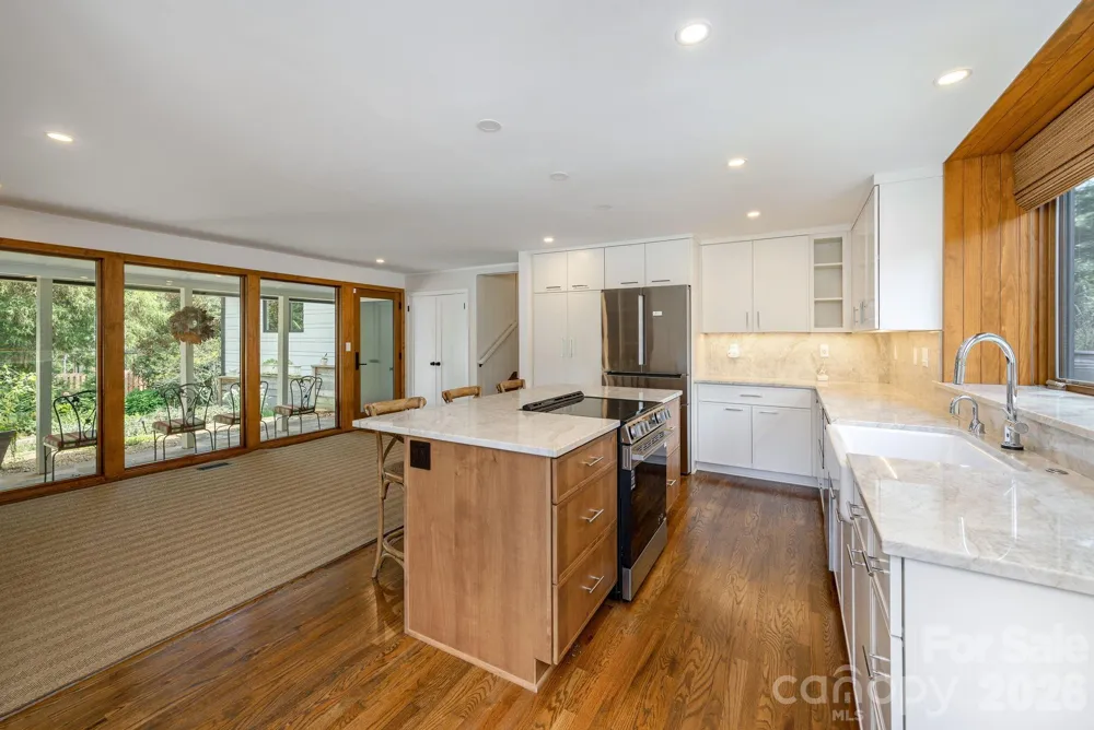 28 Forest Road Asheville, NC 28803