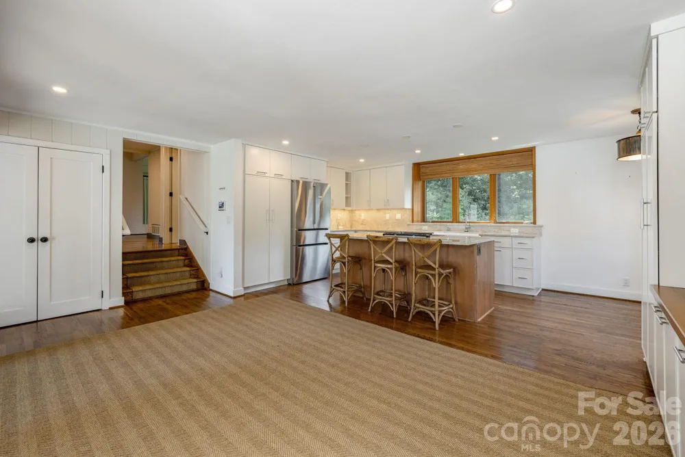 28 Forest Road Asheville, NC 28803
