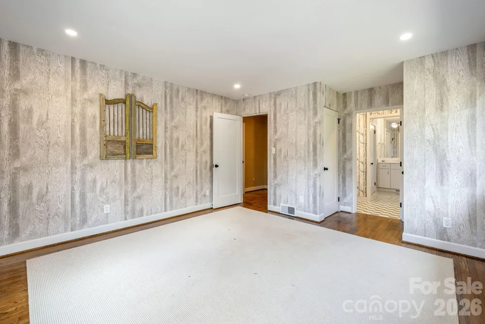 28 Forest Road Asheville, NC 28803
