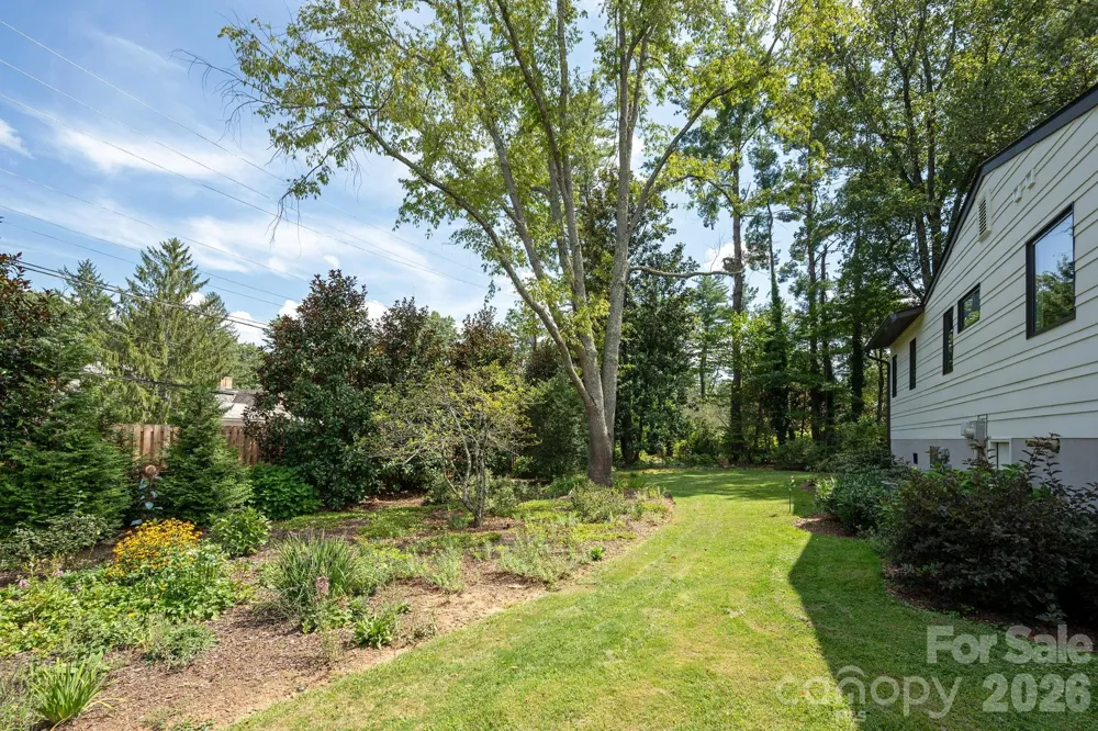 28 Forest Road Asheville, NC 28803