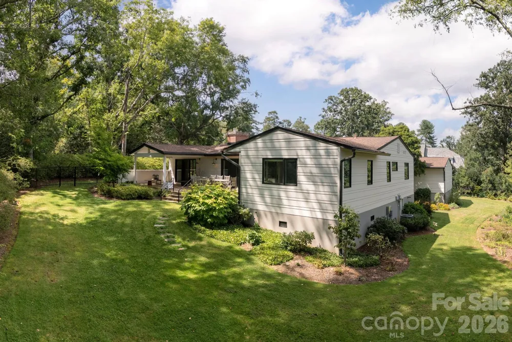 28 Forest Road Asheville, NC 28803