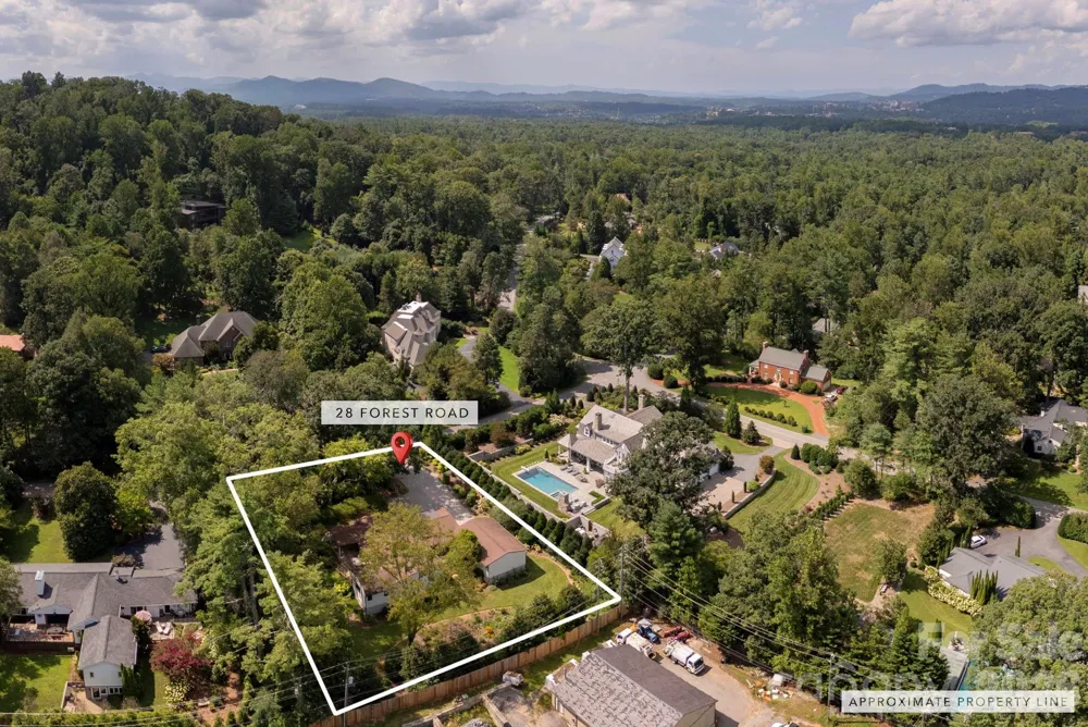 28 Forest Road Asheville, NC 28803