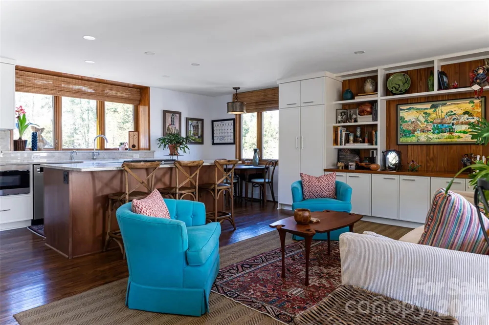 28 Forest Road Asheville, NC 28803