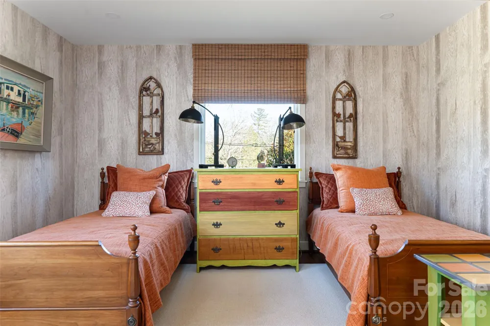 28 Forest Road Asheville, NC 28803