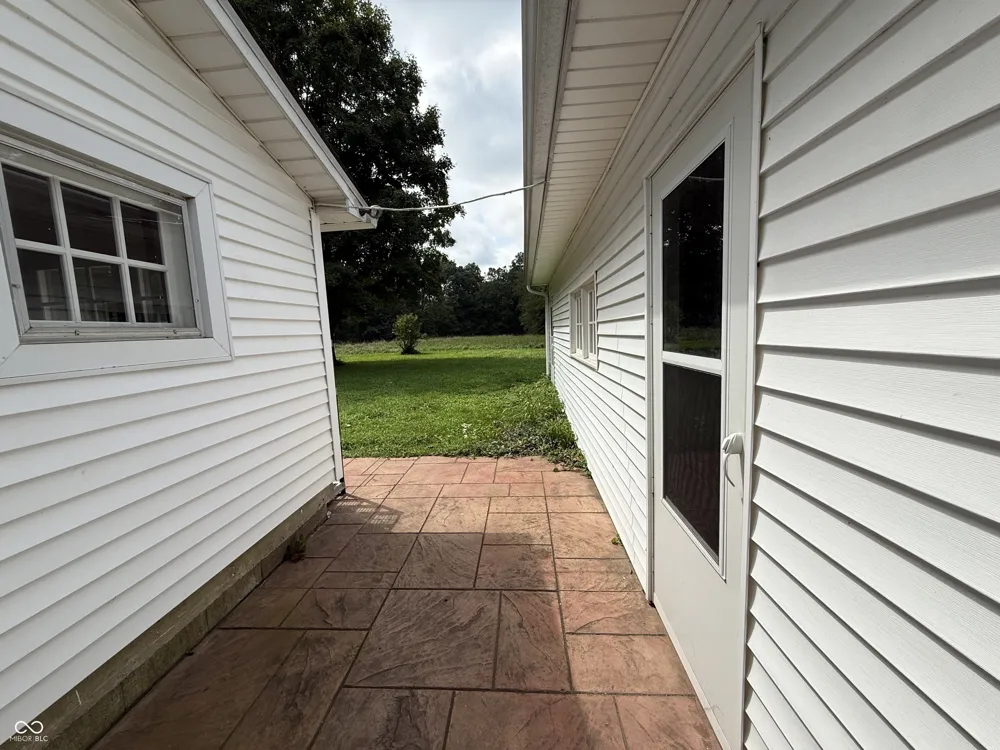 588 W Cardinal Road Rockville, IN 47872