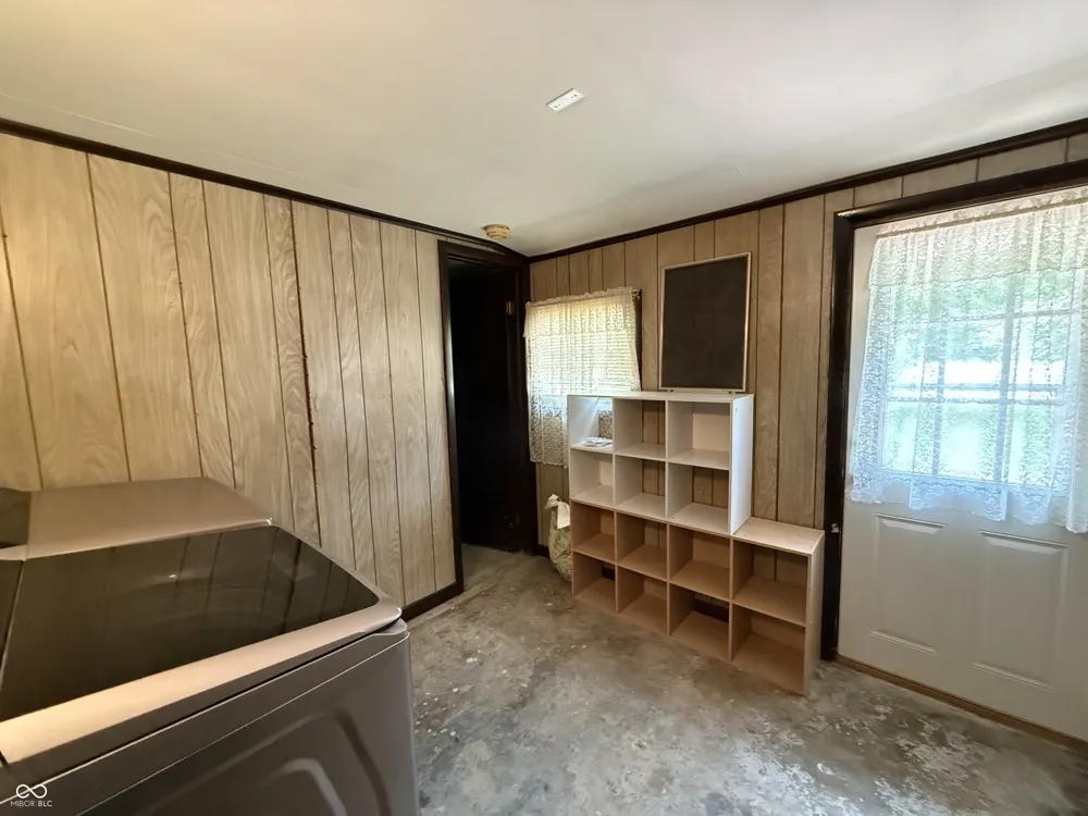 588 W Cardinal Road Rockville, IN 47872