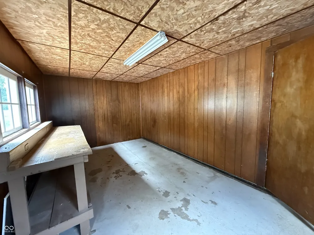 588 W Cardinal Road Rockville, IN 47872