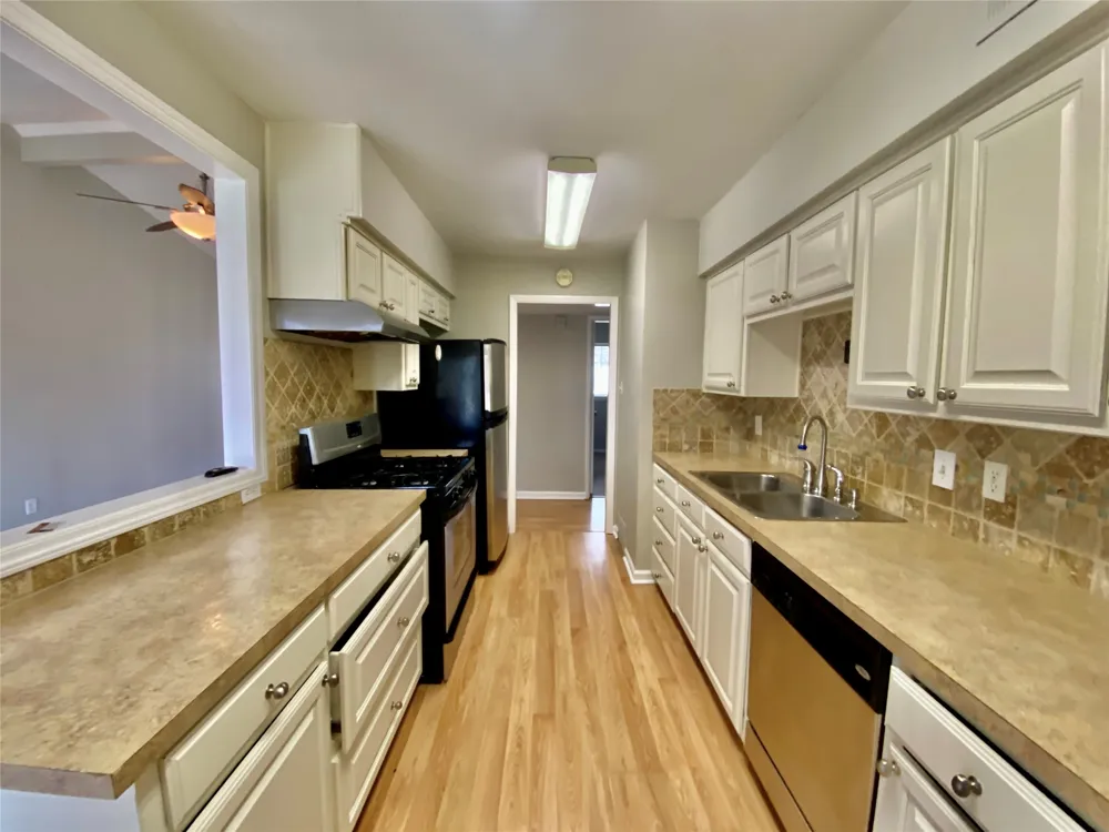 828 Kingswood Avenue Richardson, TX 75080