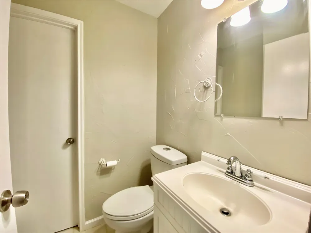 828 Kingswood Avenue Richardson, TX 75080