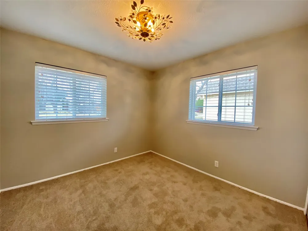 828 Kingswood Avenue Richardson, TX 75080