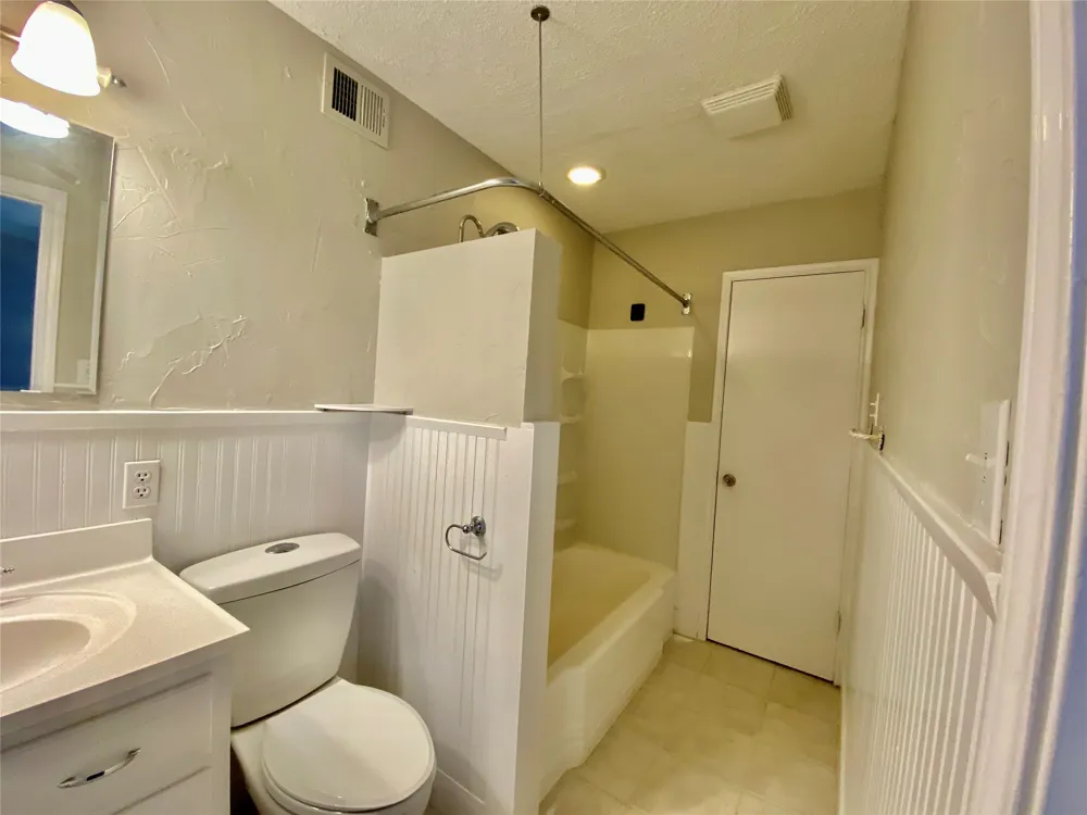 828 Kingswood Avenue Richardson, TX 75080