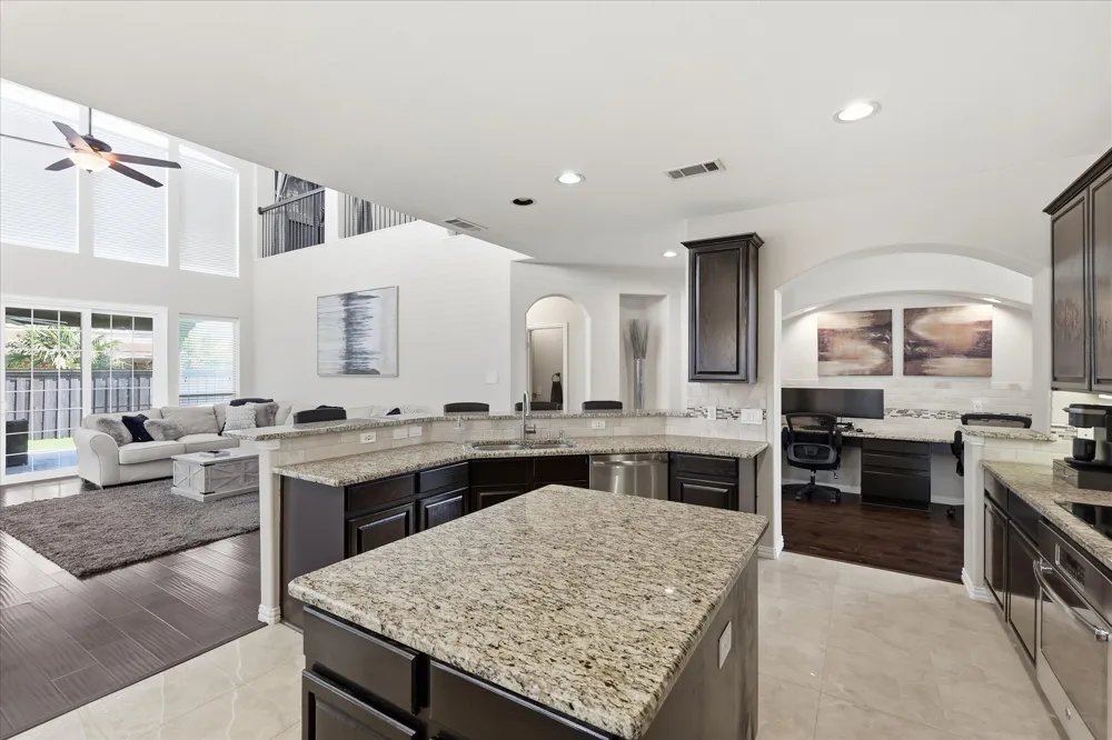 374 Fairlanding Avenue Fairview, TX 75069