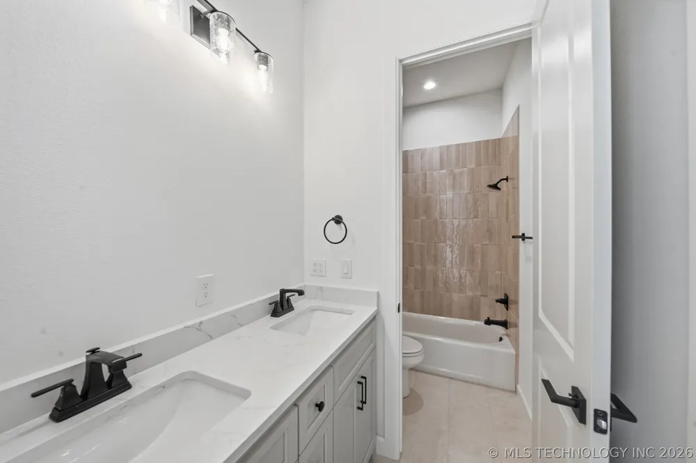 29513 E 106th Street Coweta, OK 74429